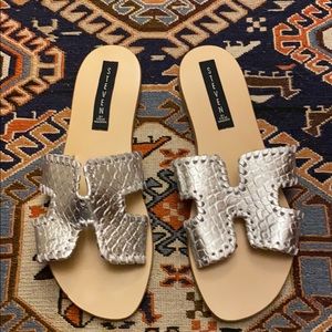 Like new-Steven by Steve Madden silver slides- 9.5